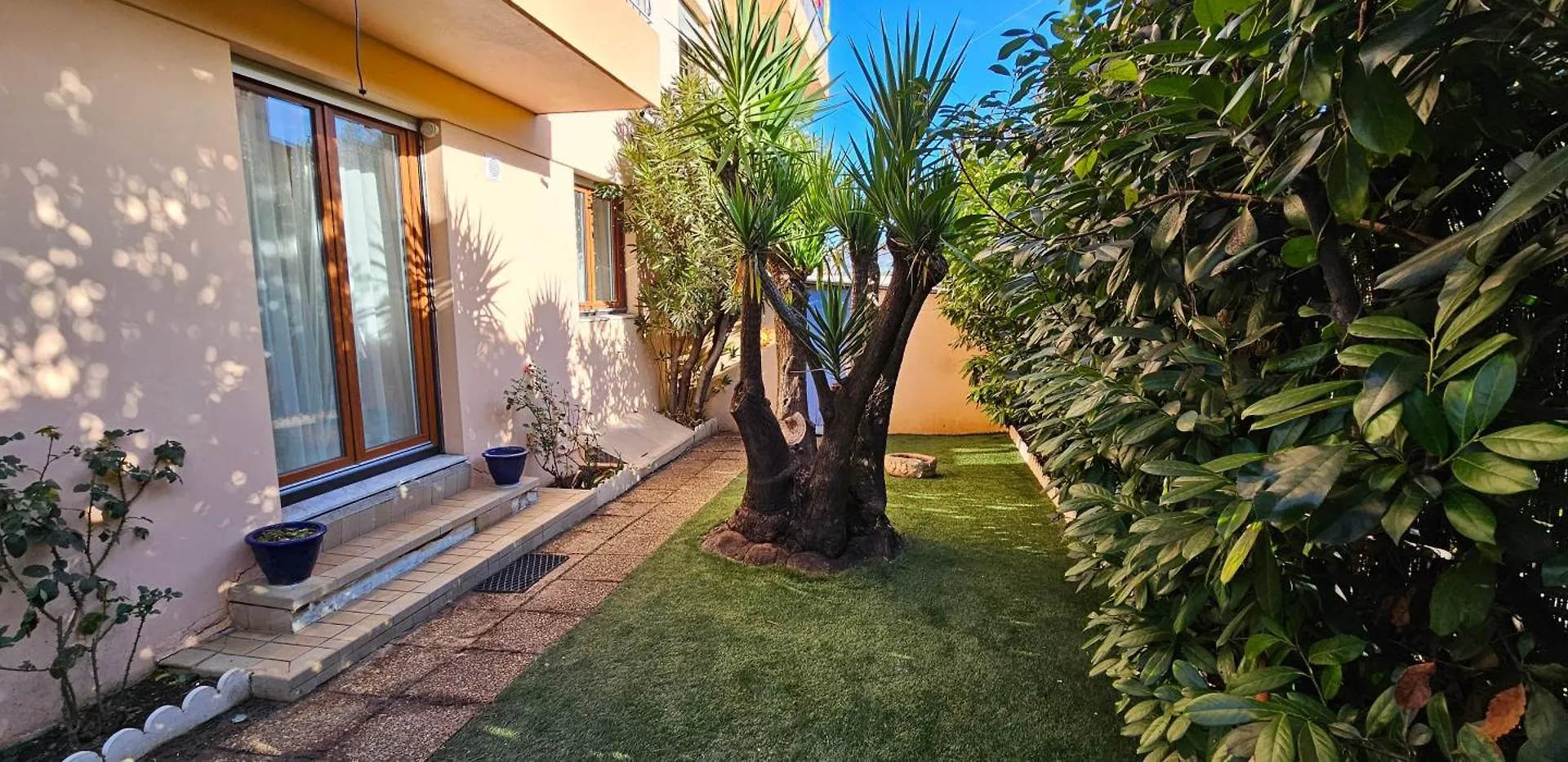 Apartment Duplex Climatise 100M2, Jardin, Garage Individuel Clos Antibes